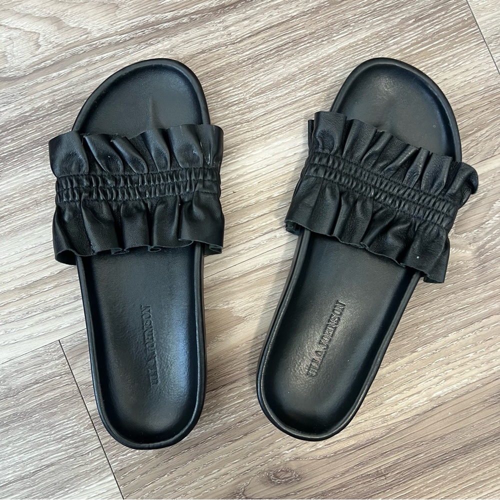 Ulla Johnson Rex Ruffle Beach Slide Sandals In Black